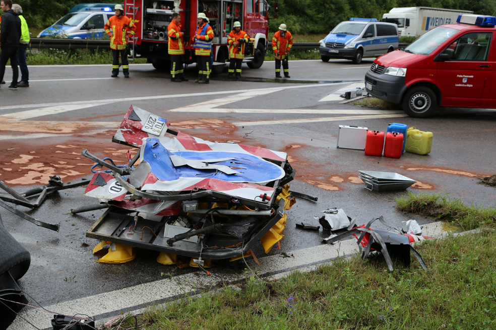 37+ A96 unfall heute bilder , Lkw Unfall A96 Heute Schwerer Unfall auf A2 bei Veltheim Fahrer von