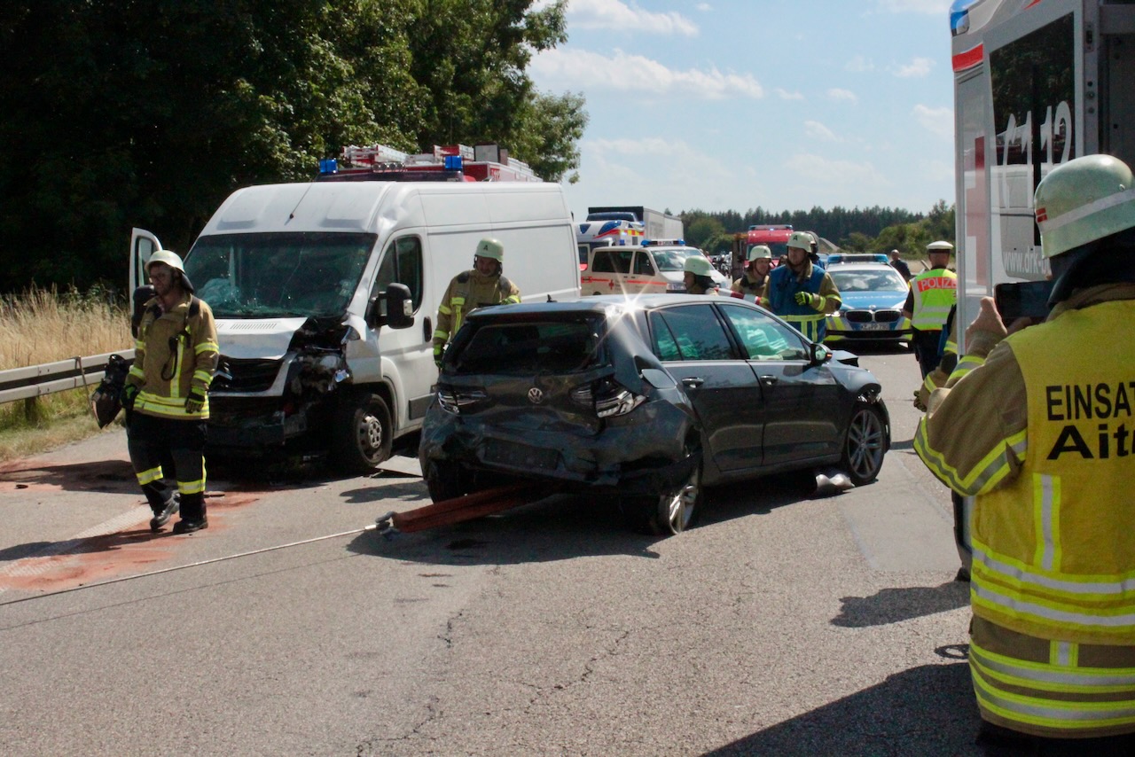 A96 Memmingen Auffahrunfall Mit Drei Beteiligten New Factseu Das Blaulicht Magazin Für 7778